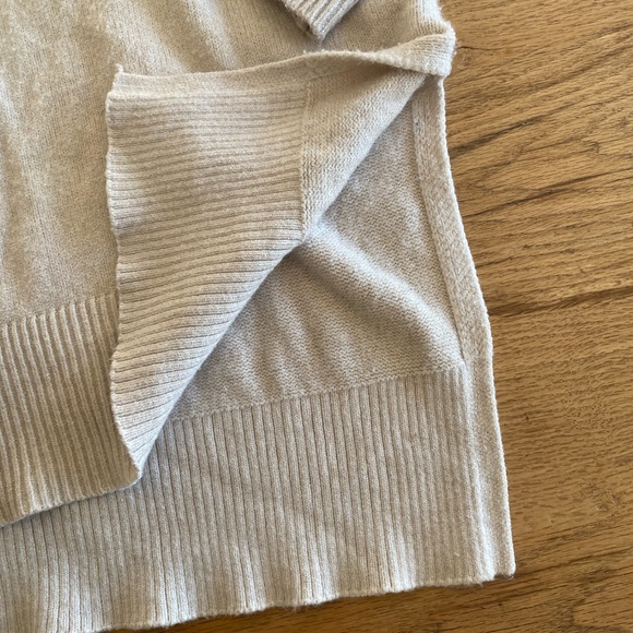 Tahari Super Soft Crew Neck Long Sleeve‎  Cream Sweater Women’s XL Preloved - Picture 5 of 10